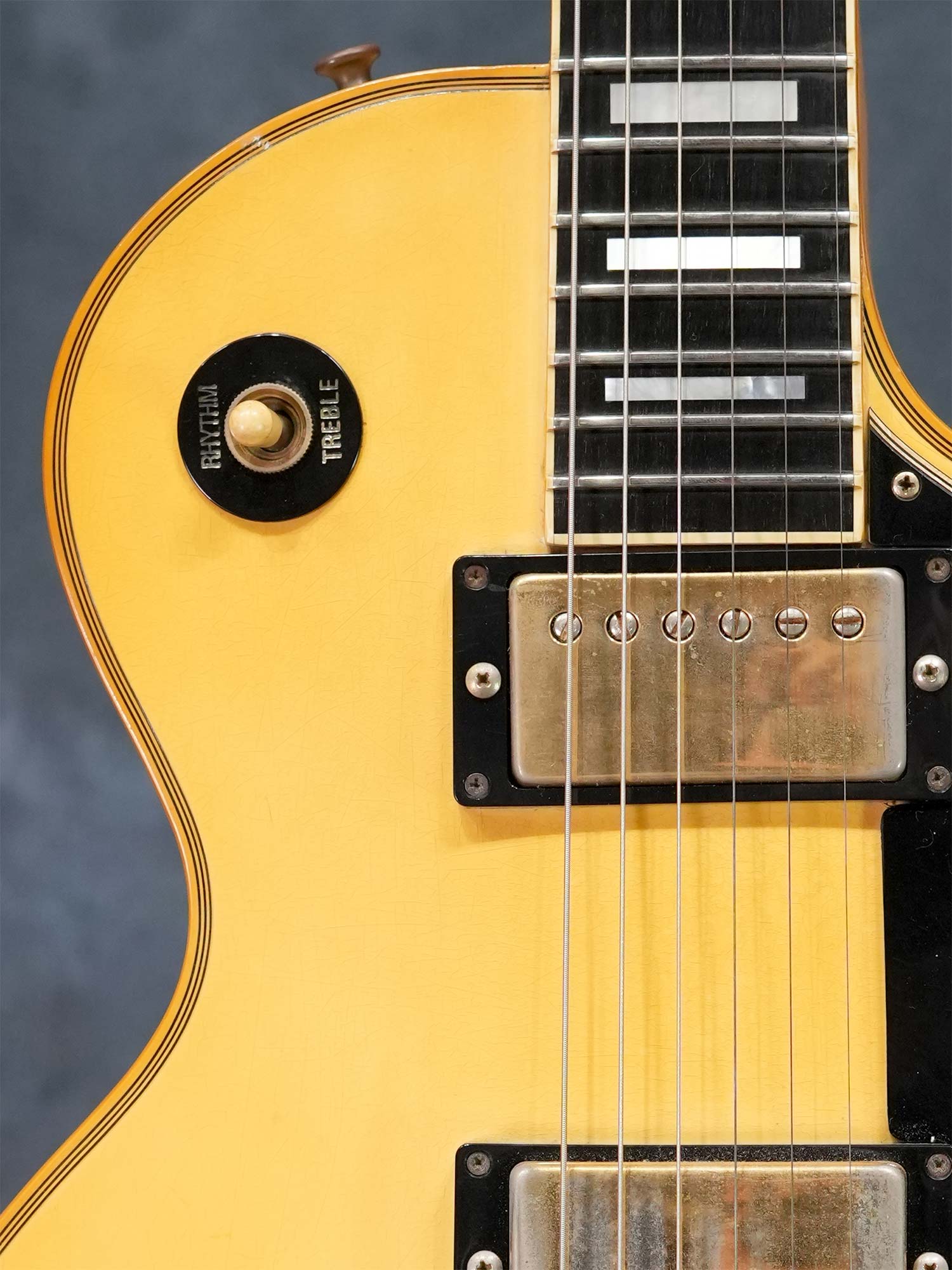 ギター Inspired by Gibson Custom LesPaul Custom 1989 Gibson Les Paul Custom White | Guitar Chimp